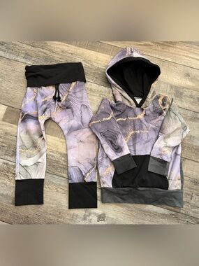 💜 NWOT Salty Lilac Marble Print Hoodie & Joggers Set with Gold Veining